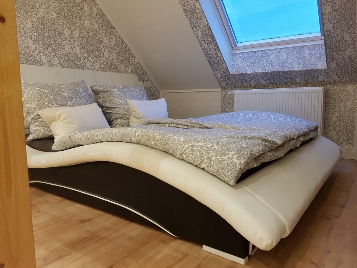 Zucht- Und Ausbildungsstall Rubly Kleinbundenbach Экстерьер фото